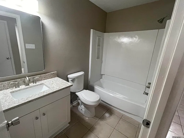 402 Lee Dr #7D — Photo 7