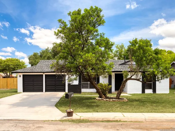 3003 Desert Morning St, San Antonio, TX 78251