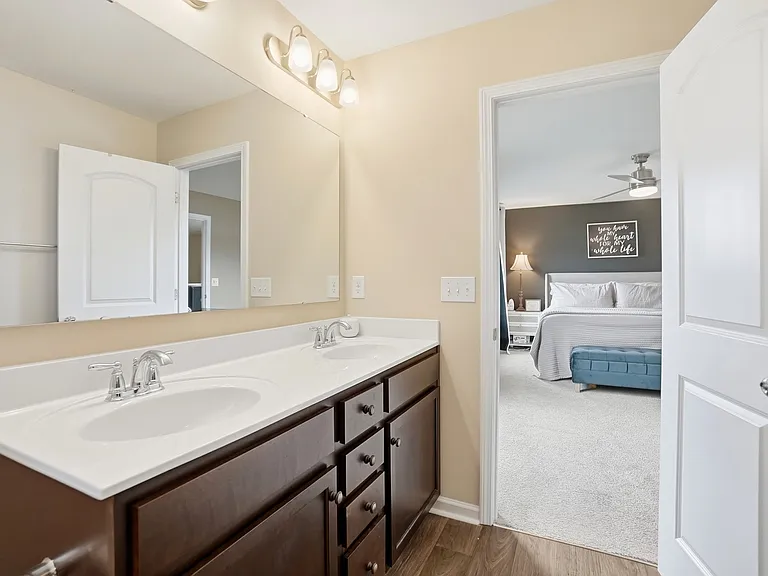 1831 Savannah Ln — Photo 16