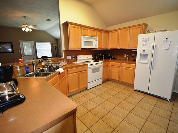 Spacious kitchen