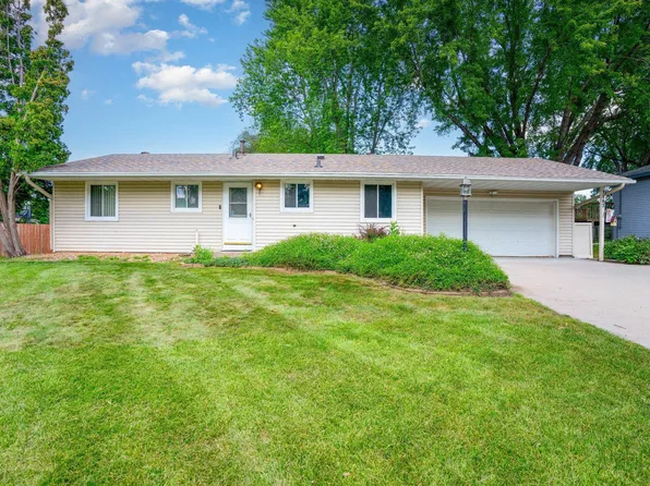 1087 Whitney Dr, Apple Valley, MN 55124