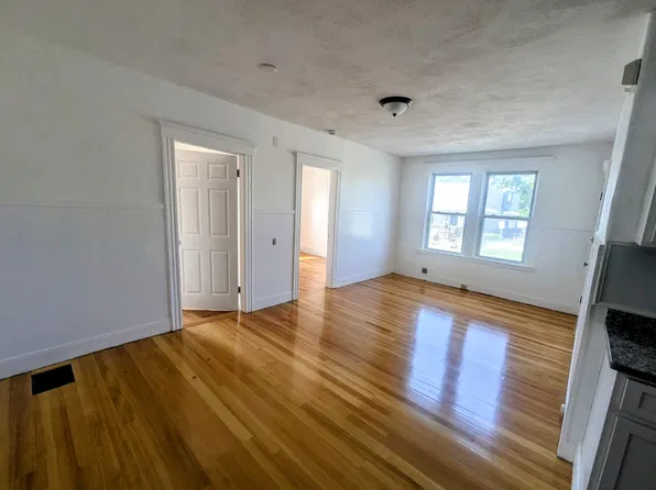 101 Ocean Ave #1R, Salem, MA 01970