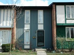 41 Cypress Square Pl, Elgin, IL 60123