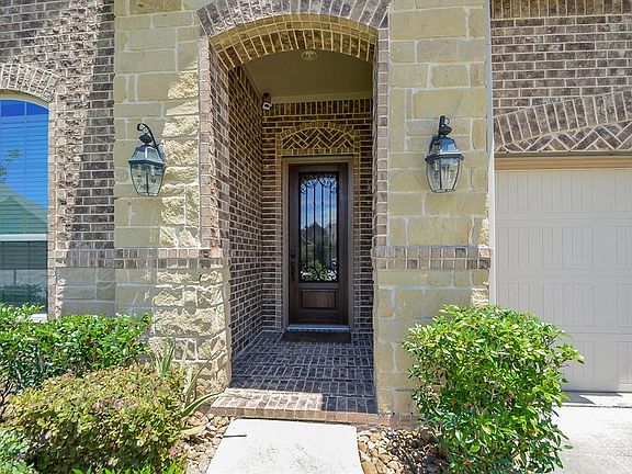 3rd image of 21307 Sweet Auburn Ln