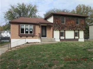 1413 NW Kingston Rd, Blue Springs, MO 64015