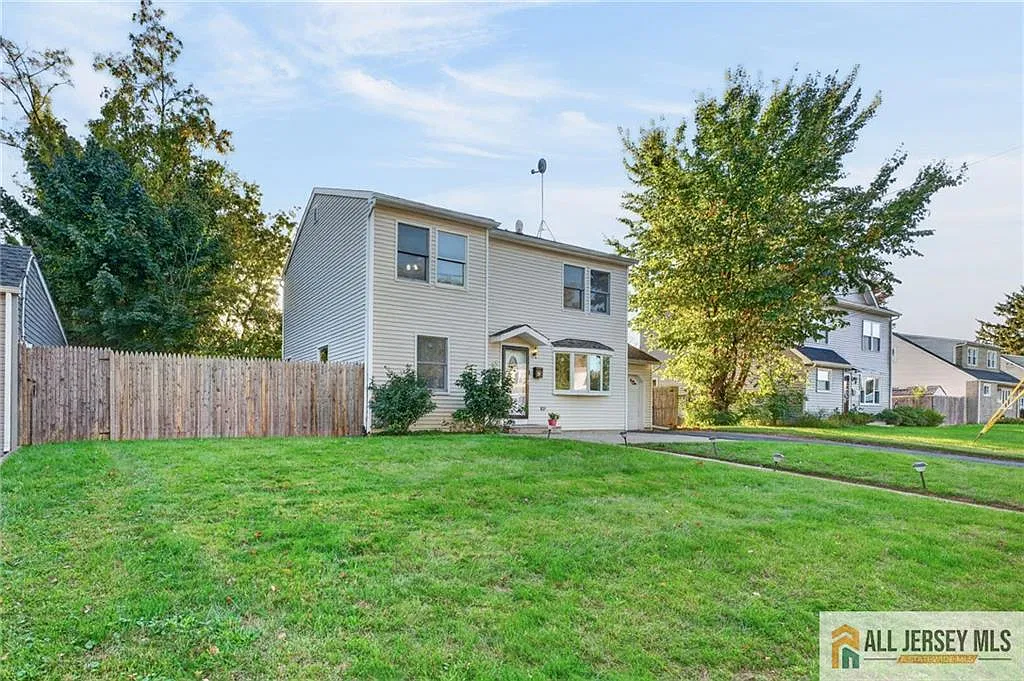 4 bed, 2.0 bath, $3,800 — Photo 4