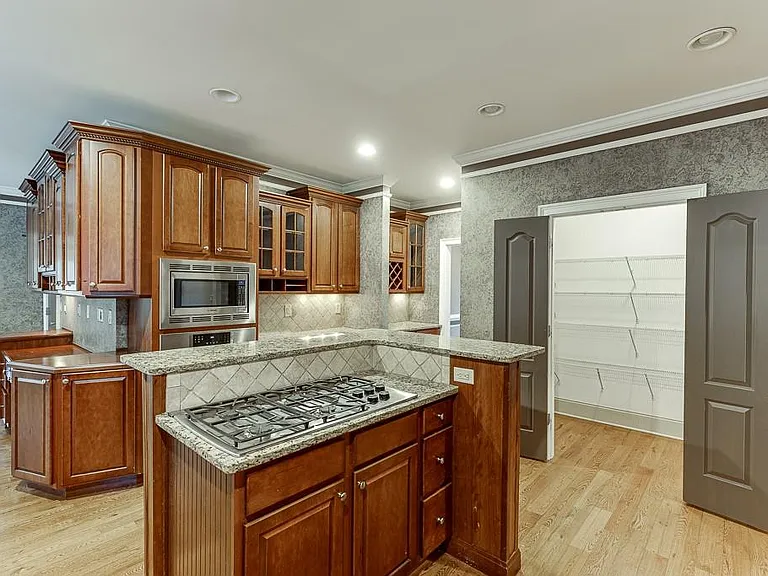 940 Chateau Forest Rd — Photo 26