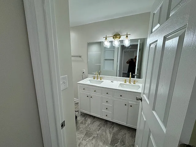 909 Foster Rd #B1 — Photo 13