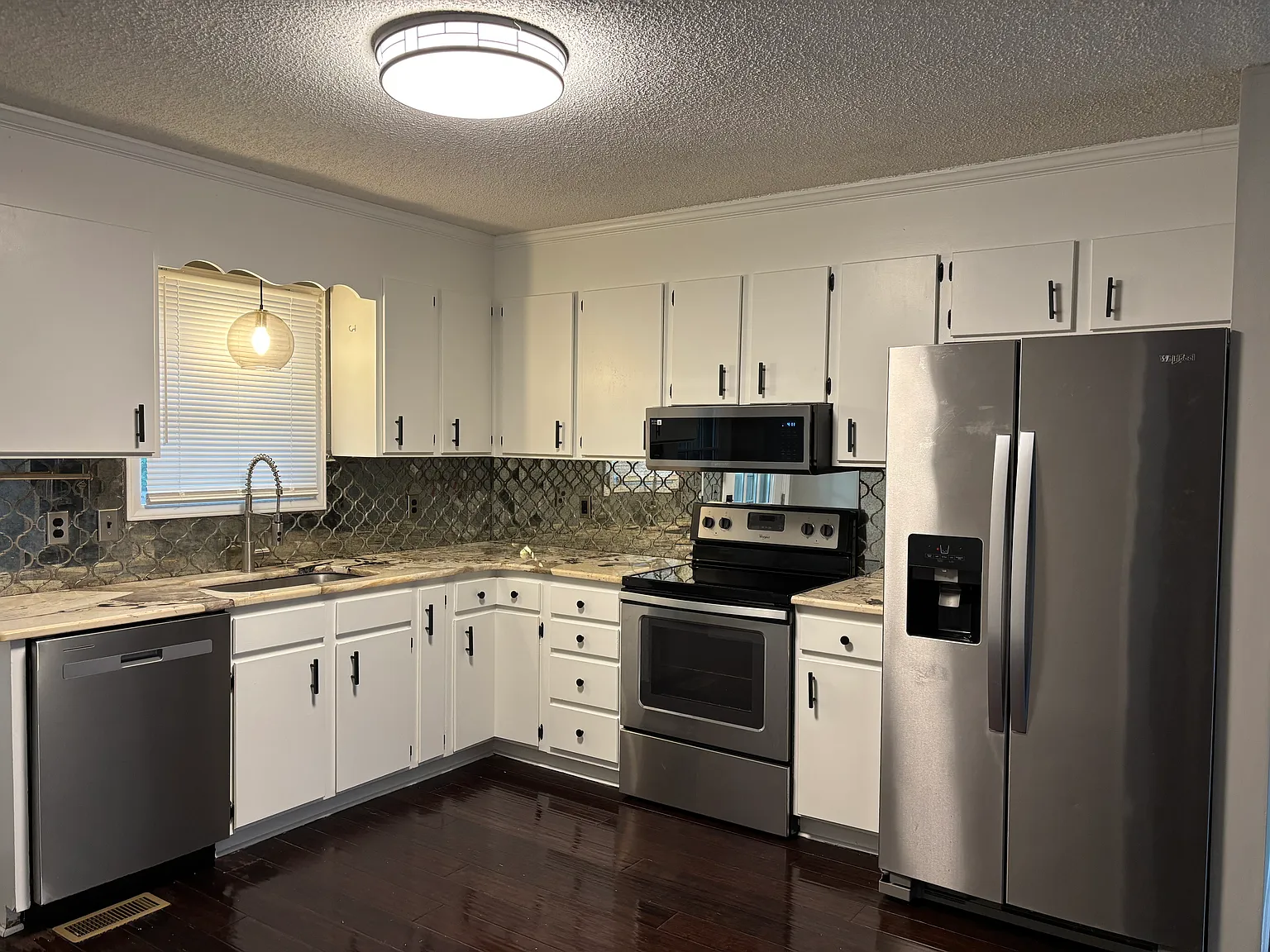 3 bed, 1152 sqft, $1,750 — Photo 3
