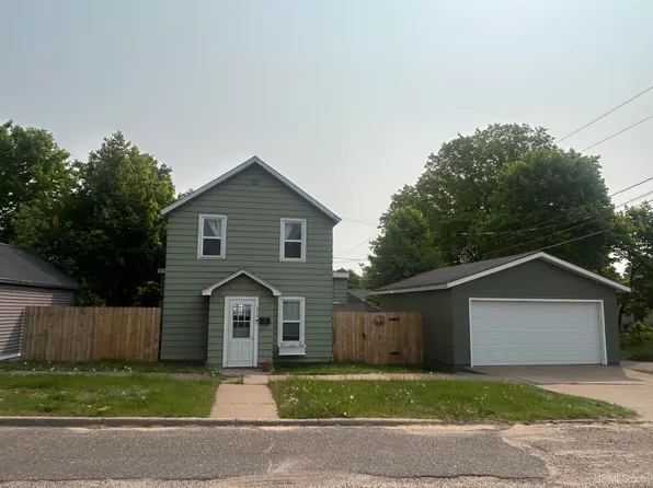 312 N McKenzie Ave, Negaunee, MI 49866
