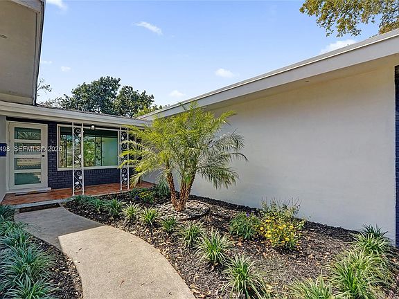 4th image of 3816 W Park Rd