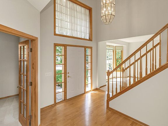 5th image of 3440 Zircon Ln N