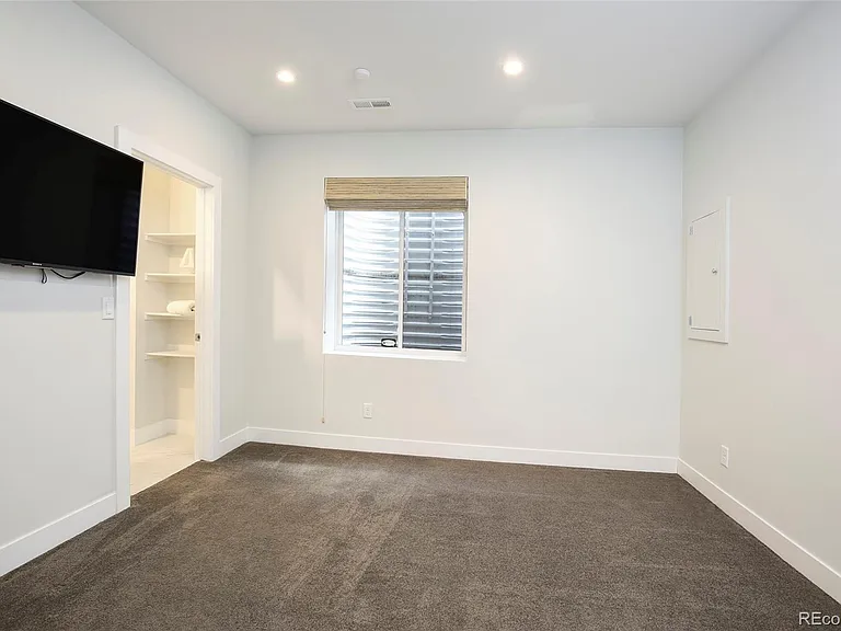 427 Milwaukee St — Photo 32