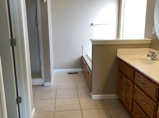 1306 Stoneybrooke Dr, Warrensburg, MO 64093