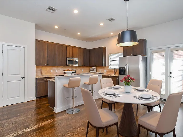 2422 Navigation Blvd #A — Photo 3