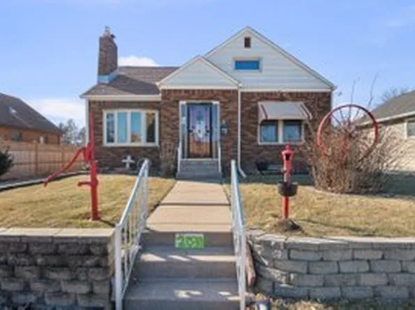 2030 40th St, Rock Island, IL 61201