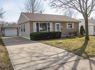 1515 10th Ave SW, Cedar Rapids, IA 52404