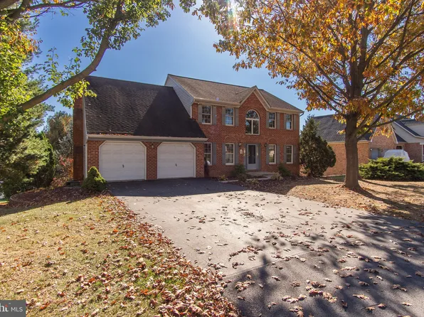 10733 Hershey Dr, Williamsport, MD 21795
