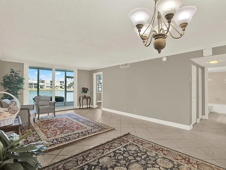 7625 Sun Island Dr S #107 — Photo 5