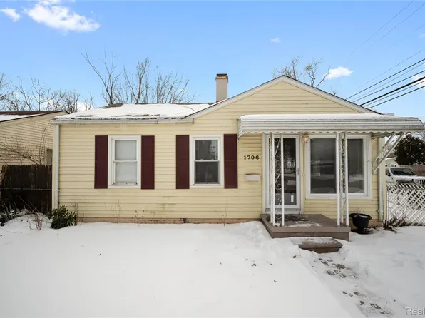 1706 E Pearl Ave, Hazel Park, MI 48030