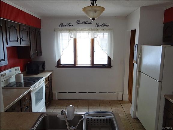 5th image of 94 Pine St