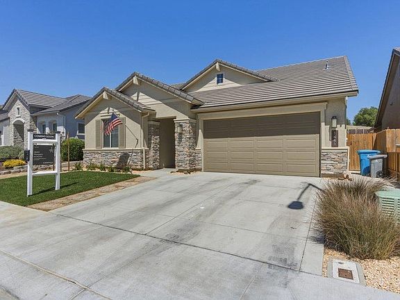 2nd image of 1661 Castlerock Dr