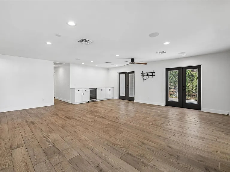 301 E Royal Palm Rd — Photo 9