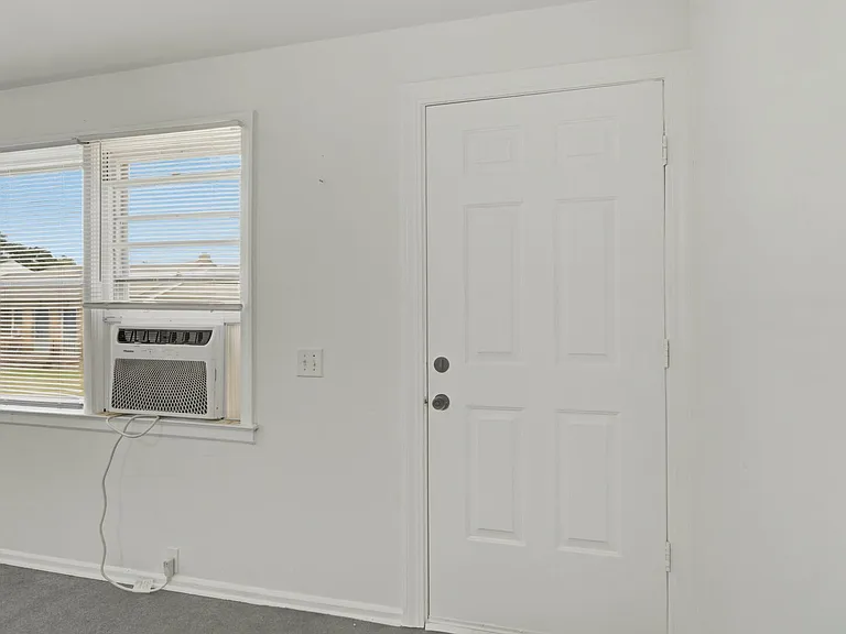 237 Broad St — Photo 12
