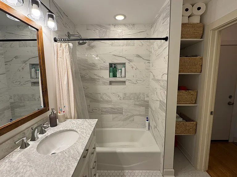 1050 W Hubbard St #2C — Photo 10