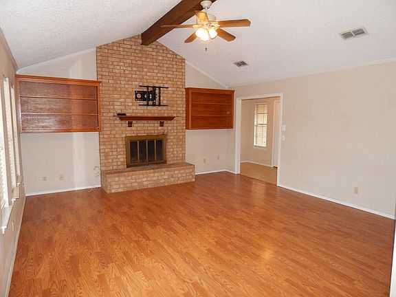 5th image of 4417 Graves Dr