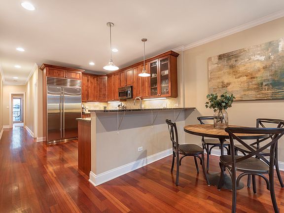 5th image of 2637 N Southport Ave #2