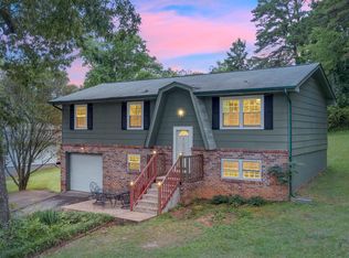 1023 E Circle Dr, Rossville, GA 30741