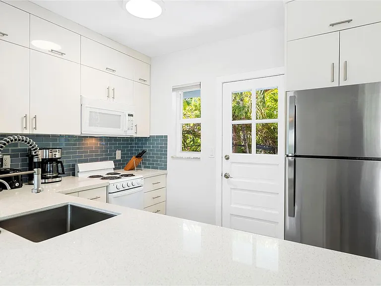 3015 Seville St #6 — Photo 12