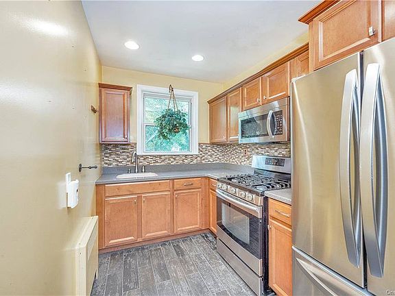5th image of 260 Church St APT 4C4