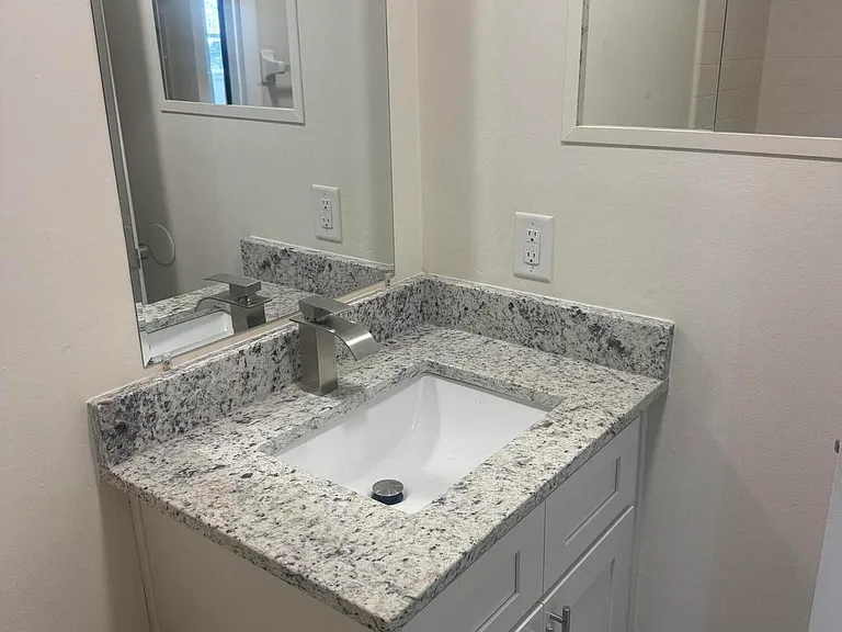 2780 Floresta Dr NE — Photo 10