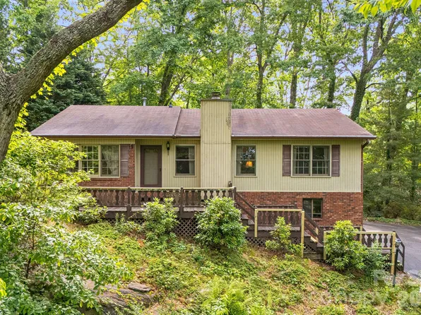 636 Goldview Dr, Hendersonville, NC 28791