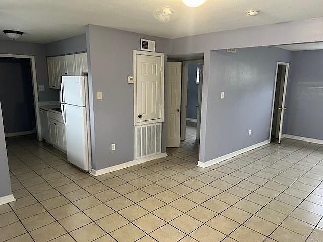 2nd image of 840 Franklin Ave APT F