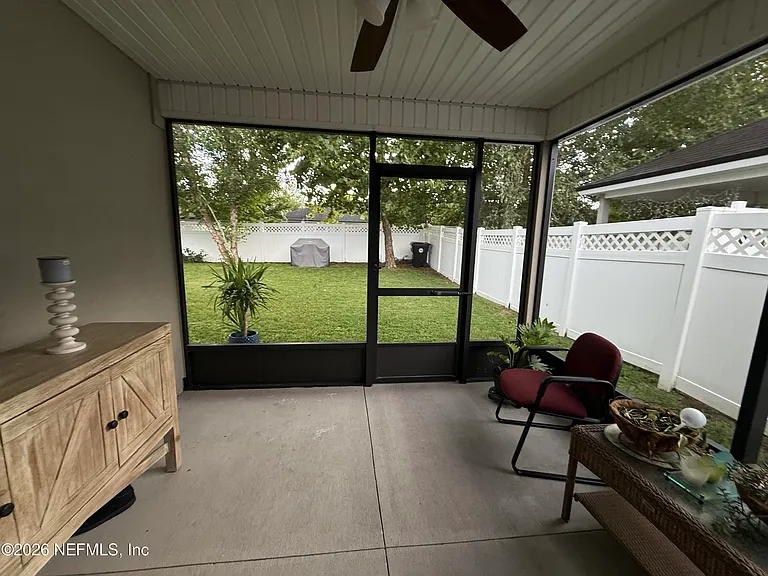 686 Glendale Ln — Photo 28