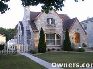 5725 W Roosevelt Dr, Milwaukee, WI 53216