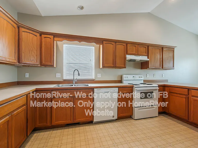 819 S Russell St — Photo 3