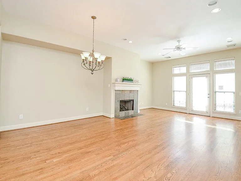 222 Knox St #F — Photo 20