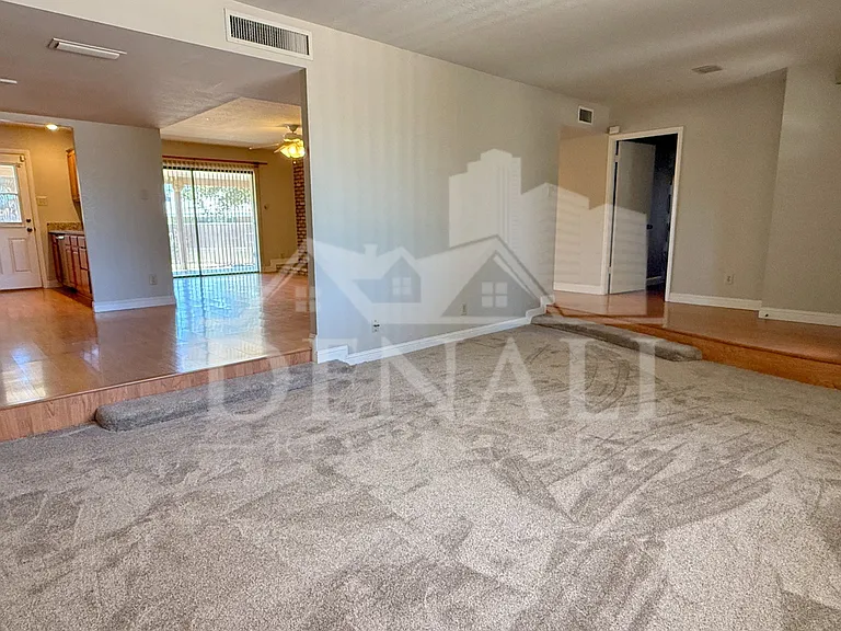 5129 E Emile Zola Ave — Photo 4