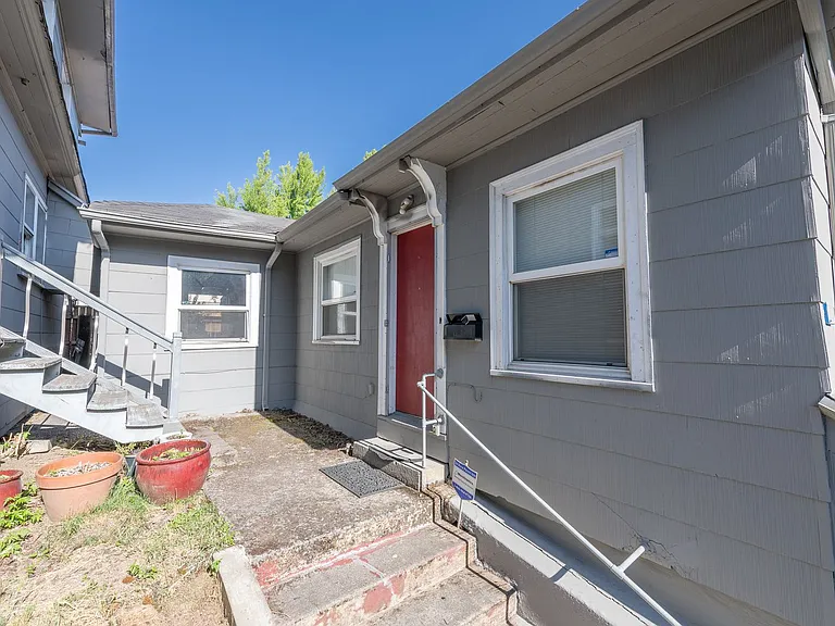 1404 SE Madison St — Photo 18