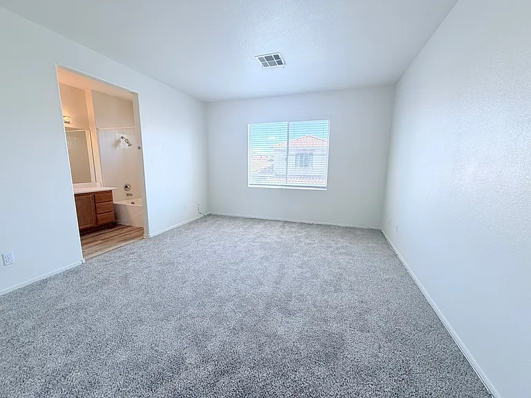 10404 Sloping Hill Ave — Photo 12