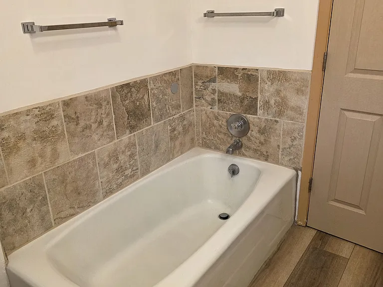 525 Agua Fria St #D — Photo 10