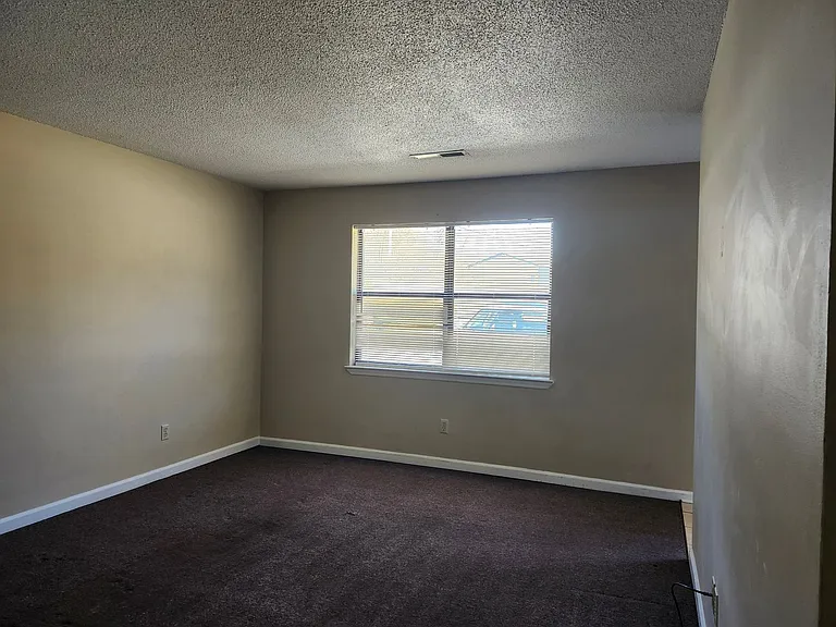 101 Lytle Rd — Photo 8