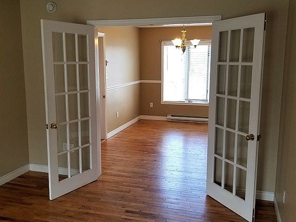4th image of 68 Yerevan Dr
