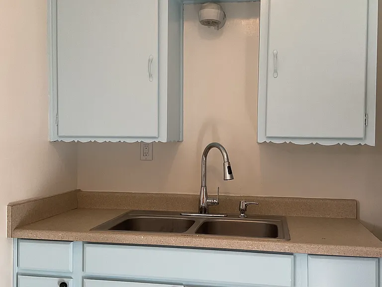 2924 Monterey St #C — Photo 5