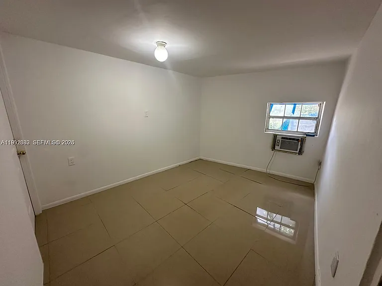 1572 NE 149th St #C — Photo 15