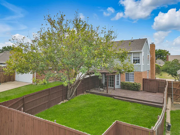10304 Concord Dr — Photo 4
